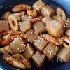 【こんにゃくとちくわのピリ辛煮】お弁当やおつまみにも◎の工程4