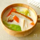 【さつま揚げとキャベツの豆乳スープ】キャベツたっぷり♪