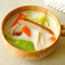 【さつま揚げとキャベツの豆乳スープ】キャベツたっぷり♪