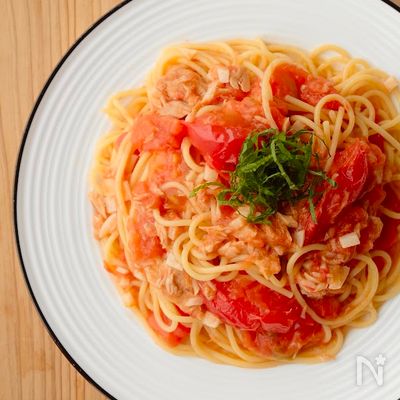 【簡単♪フレッシュトマトとツナのパスタ】大葉をのせて爽やかに