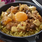 残りのカレーで♪カレー麻婆パリそば