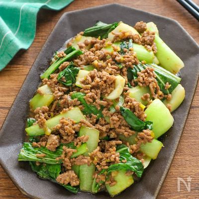 食欲そそる！チンゲン菜の肉味噌炒め
