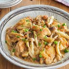 【鶏肉ときのこのごま味噌炒め】秋に食べたい、コクうまおかず