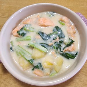 ナムディの作ってみた!投稿(【鮭と小松菜のクリーム煮】時短で作れる！)