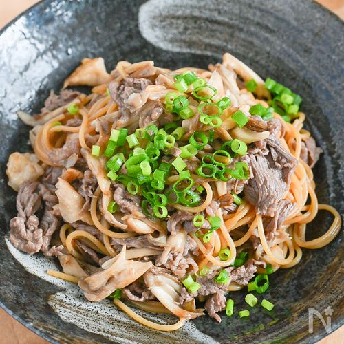 やみつき!牛肉とまいたけのめんつゆバターパスタ