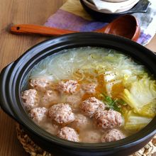焼売風味の豚団子と白菜と春雨のお鍋