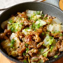 ワンパン10分！【豚こま肉と白菜の中華炒め】ごま油香る♩