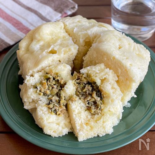 ホットケーキミックスで簡単！「高菜たっぷり♡包まん肉まん」