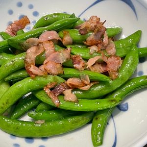 とーるじーじの作ってみた!投稿(【スナップえんどうのカリカリベーコン炒め】今が旬♪おつまみに)