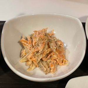 marikoの作ってみた!投稿(レンジで簡単♩『ごぼうと人参のごまマヨサラダ』)