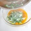 シャキッふわっ!長ねぎのタイ風オムレツの工程3