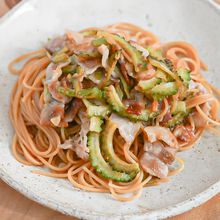 ガッツリ食べたいときに！豚肉とゴーヤのスタミナパスタ