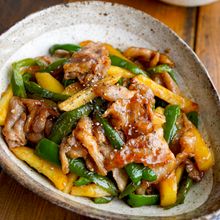 【豚肉とじゃがピーマンのオイスター炒め】調味料4つで絶品中華