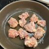 【ズッキーニとトマトのガリバタチキン】の工程1