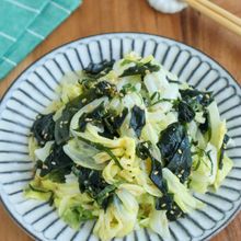 レンジで簡単!大葉香る♡キャベツとわかめの塩だれナムル