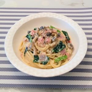 𝔂𝓾𝓶𝓲🍓の作ってみた!投稿(小松菜しめじベーコンの《豆乳クリームパスタ》)