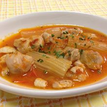 鶏肉とセロリのトマト煮