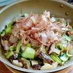 ワンパン♡シャキ旨！れんこんのマヨポン炒め【腸活・節約】