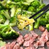 茹でずに絶品!【ブロッコリーの焼きシーザーサラダ】の工程2