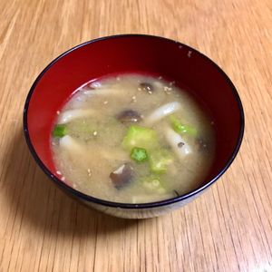 Nao★彡の作ってみた!投稿(ごま風味がおいしい♡『おくらとしめじのとろみお味噌汁』)