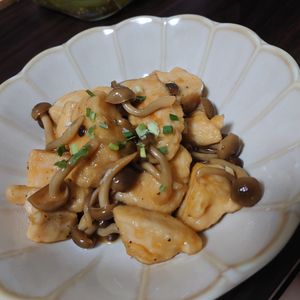 葉名の作ってみた!投稿(ワンパン10分！【鶏むね肉ときのこの生姜炒め】ご飯がすすむ♩)