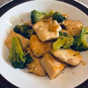 puricoの作ってみた!投稿(むね肉で作る｢ブロッコリーのオイマヨ炒め｣)