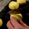 外はカリっ中はモチモチ!手が止まらないモチモチポテトの工程1