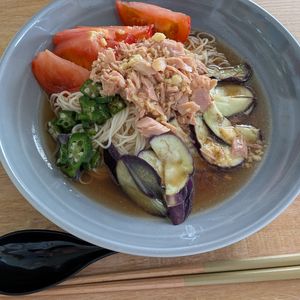 きもざの作ってみた!投稿(簡単に作れる！！暑い日の☆『夏野菜とツナのひんやりそうめん』)