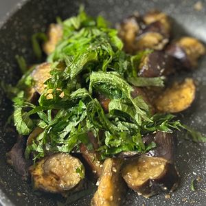 りりの作ってみた!投稿(【なすのしそ味噌炒め】食材２つで作る津軽の郷土料理　)