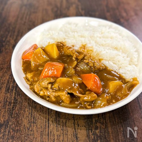 【トロうまポークカレー】柔らか豚肉の絶品カレー