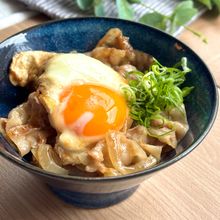 とろ〜り卵がたまらない！【とろたま豚丼】