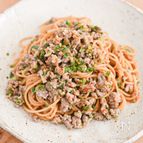 青い部分をおいしく消費！豚肉と長ネギのパスタ