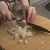 【炊飯器で完成】鶏だしで旨み溢れる!カレーチキンピラフの工程1