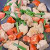 あずきの作ってみた!投稿(【さっぱりにらトマトだれチキン】10分でワンパン鶏むねおかず)