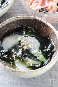 かぶとわかめの韓国風スープ