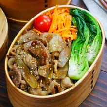 ごぼうの風味が食欲そそる♪豚こまで作るしぐれ煮風のっけ弁当