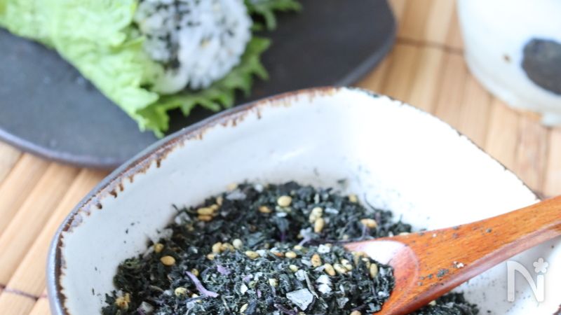 赤しそジュースの煮出した葉は捨てないで 簡単しそふりかけ By 山本知美 レシピサイト Nadia ナディア プロの料理家のおいしいレシピ