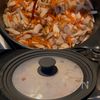 焼いて混ぜこむだけ！昔懐かしい味わいの「ソース鶏ごぼう飯」の工程3