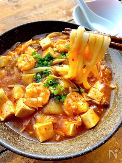 簡単おいしいすぐ出来る！〝エビと豆腐のキムチあんかけうどん〟