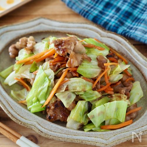 野菜モリモリ食べられる♩【豚こまキャベツのうま塩炒め】