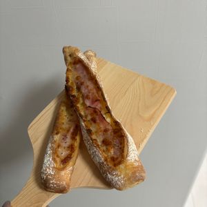 yの作ってみた!投稿(短時間で作れるのに感動される『ベーコンチーズフランス』)