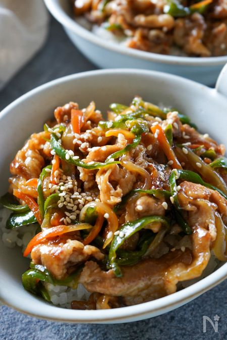 男子に大人気♡簡単ガッツリすぐ完成‼︎『豚こまオイスター丼』