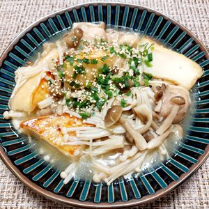 よっこの作ってみた!投稿(やわらか鶏肉とつるりん絹厚揚げとたっぷりきのこのとろーり煮)