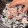 ワンパン10分！お箸が止まらん「揚げへん油淋鶏」の工程1