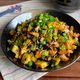 切って和えるだけ♪ご飯にのっけても◎「アボちくユッケ」