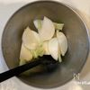 焼きかぶと生ハムのサラダ★柿ドレ添えの工程7