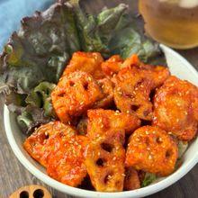 鶏むね肉でコスパ抜群! ヤンニョム鶏蓮根