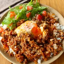 10分で完成！【絶品タコライス】卵もワンパンでお手軽♩