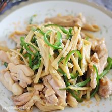 鶏肉で作るチンジャオロース
