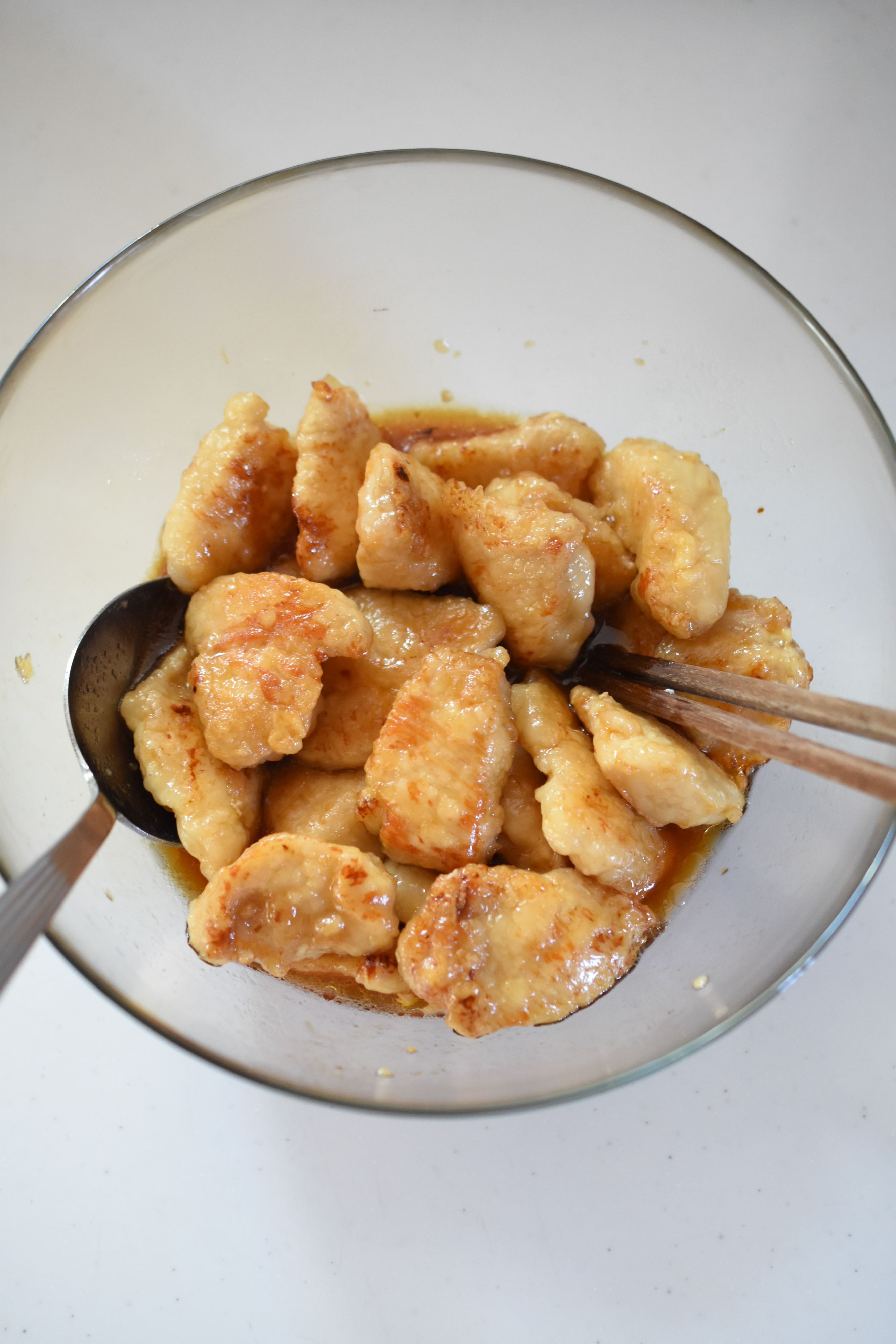 コスパ最強!食欲そそる】鶏むね肉と豆苗の中華だれ | レシピサイトNadia